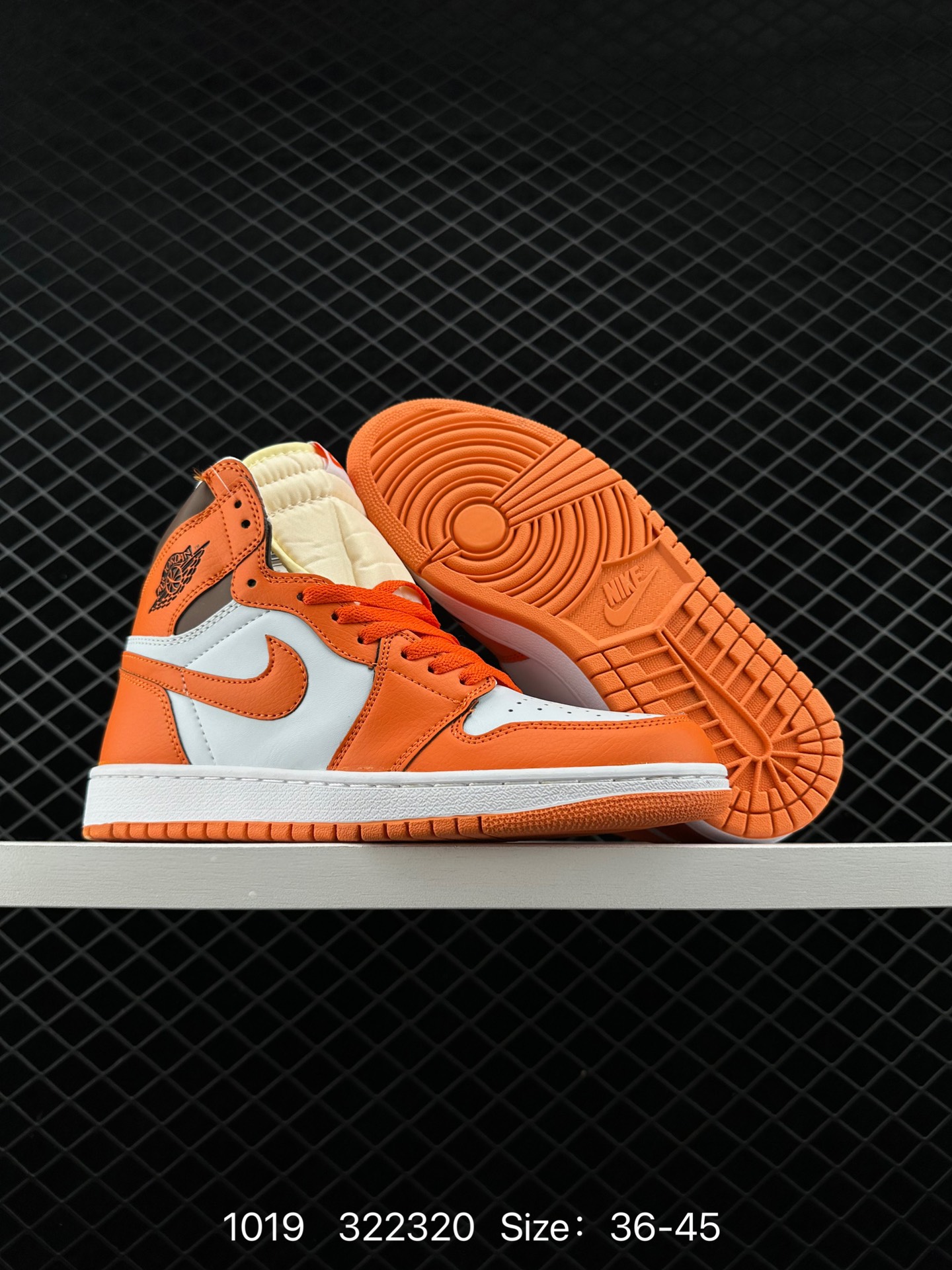 Nike Air Jordan 1 Retro High OG”Black/White“